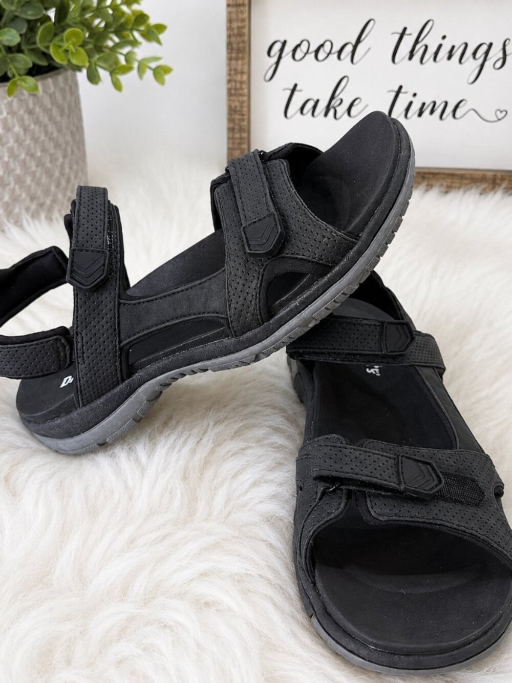 Dr. Scholl’s Women’s Black Sport Walking Sandals Size 9